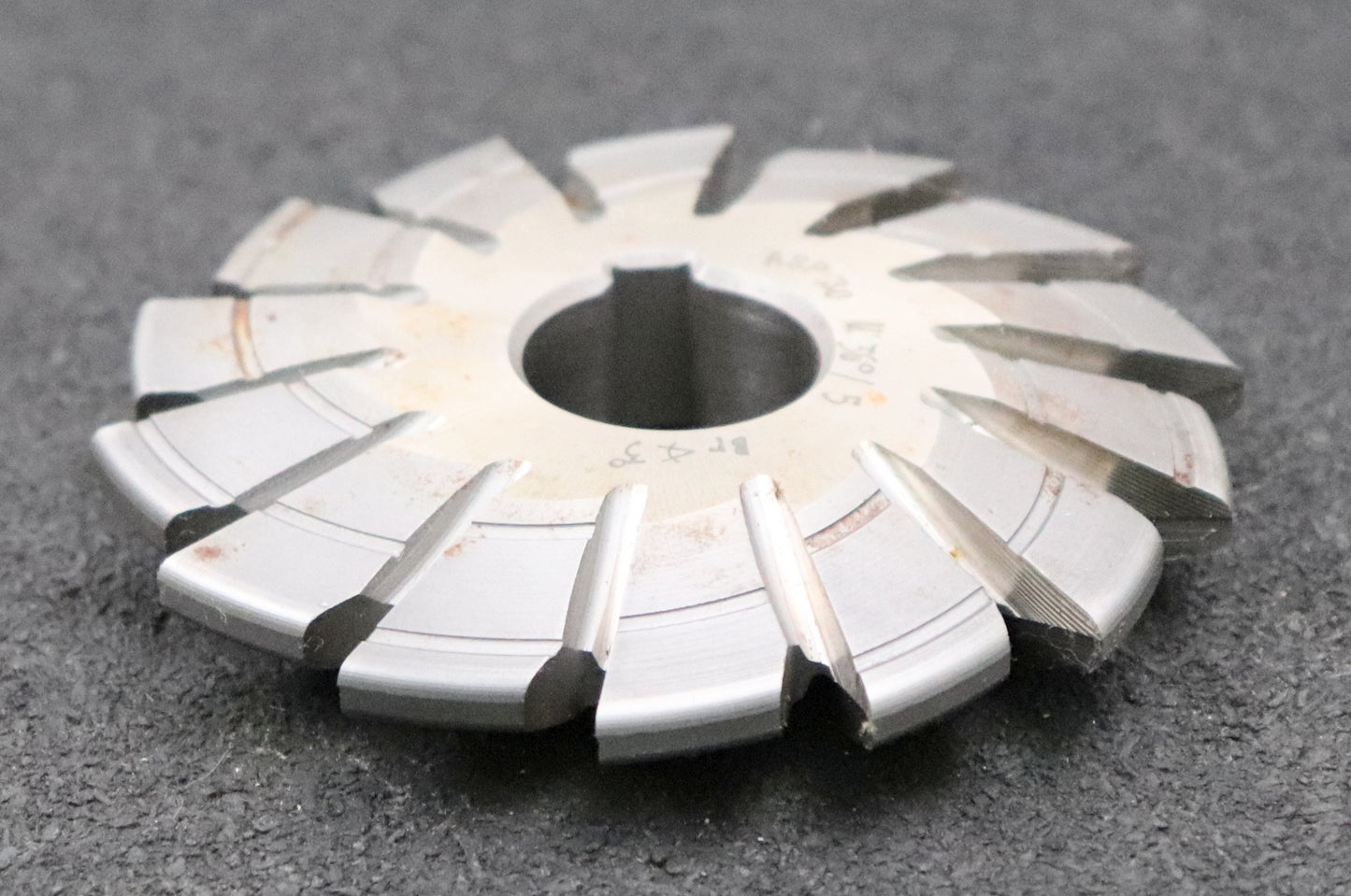 Bild des Artikels DOLD-asymmetrischer-Prismenfräser-U-36°/5-Flankenwinkel-24°+12°-Gesamtwinkel-36°