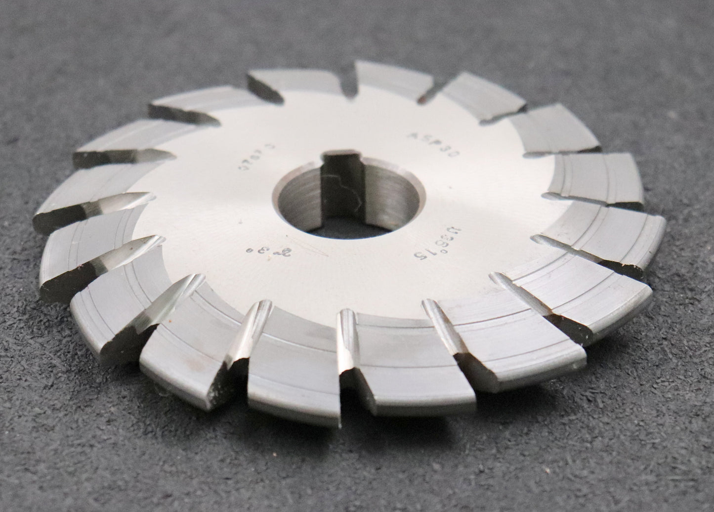 Bild des Artikels DOLD-asymmetrischer-Prismenfräser-U-36°/5-Gesamtwinkel-36°-Flankenwinkel-24°+12°