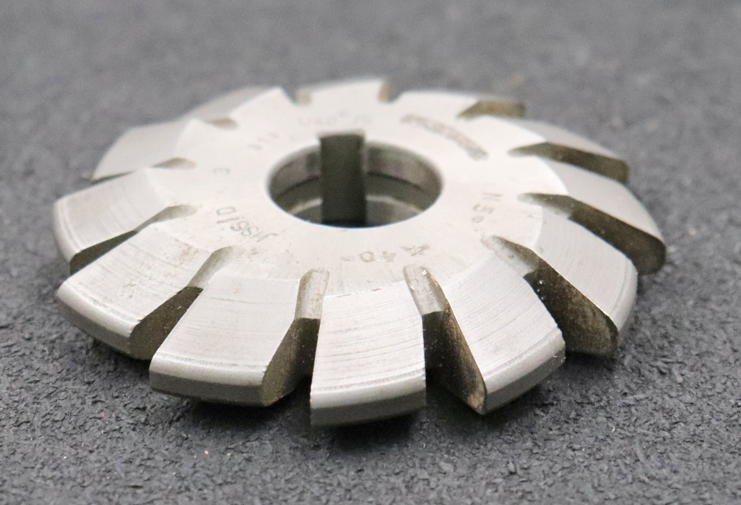 Bild des Artikels DOLD-asymmetrischer-Prismenfräser-U-40°/5-Gesamtwinkel-40°-Flankenwinkel-25°+15°