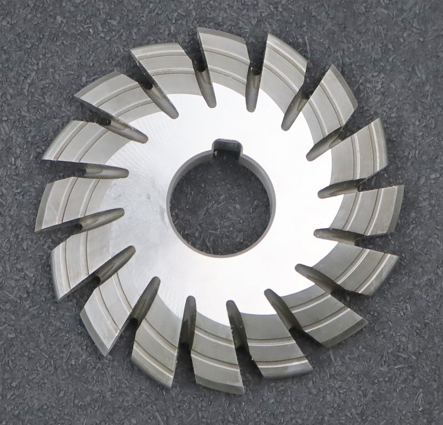 Bild des Artikels DOLD-asymmetrischer-Prismenfräser-E-30°/6-Gesamtwinkel-30°-Flankenwinkel-30°+0°
