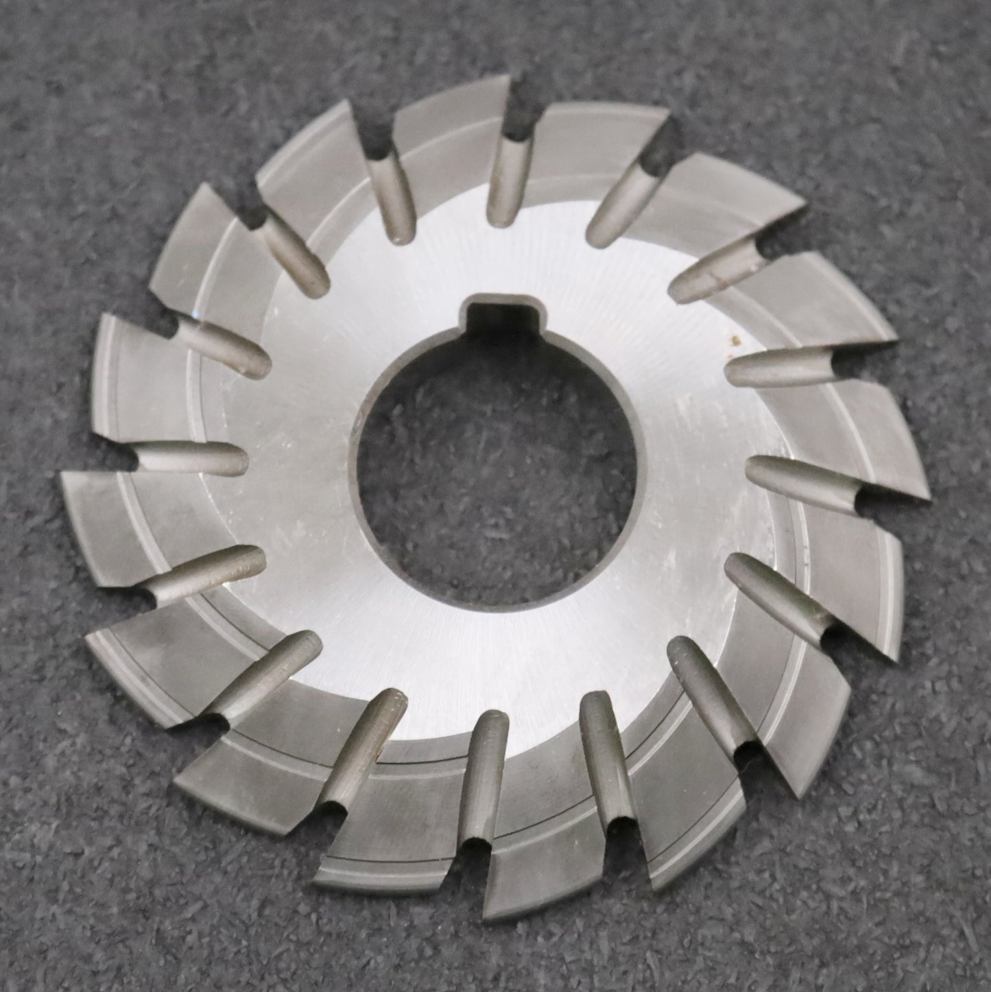 Bild des Artikels DOLD-asymmetrischer-Prismenfräser-E-30°/3-B-Gesamtwinkel-30°-Flankenwinkel-30°+0