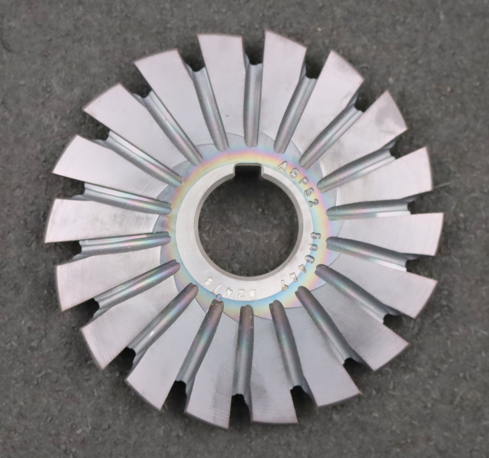 Bild des Artikels DOLD-Prismenfräser-D24°/8-Winkel-24°-Kopfabrundung-auf-8mm-Ø109x16,7xØ27mm