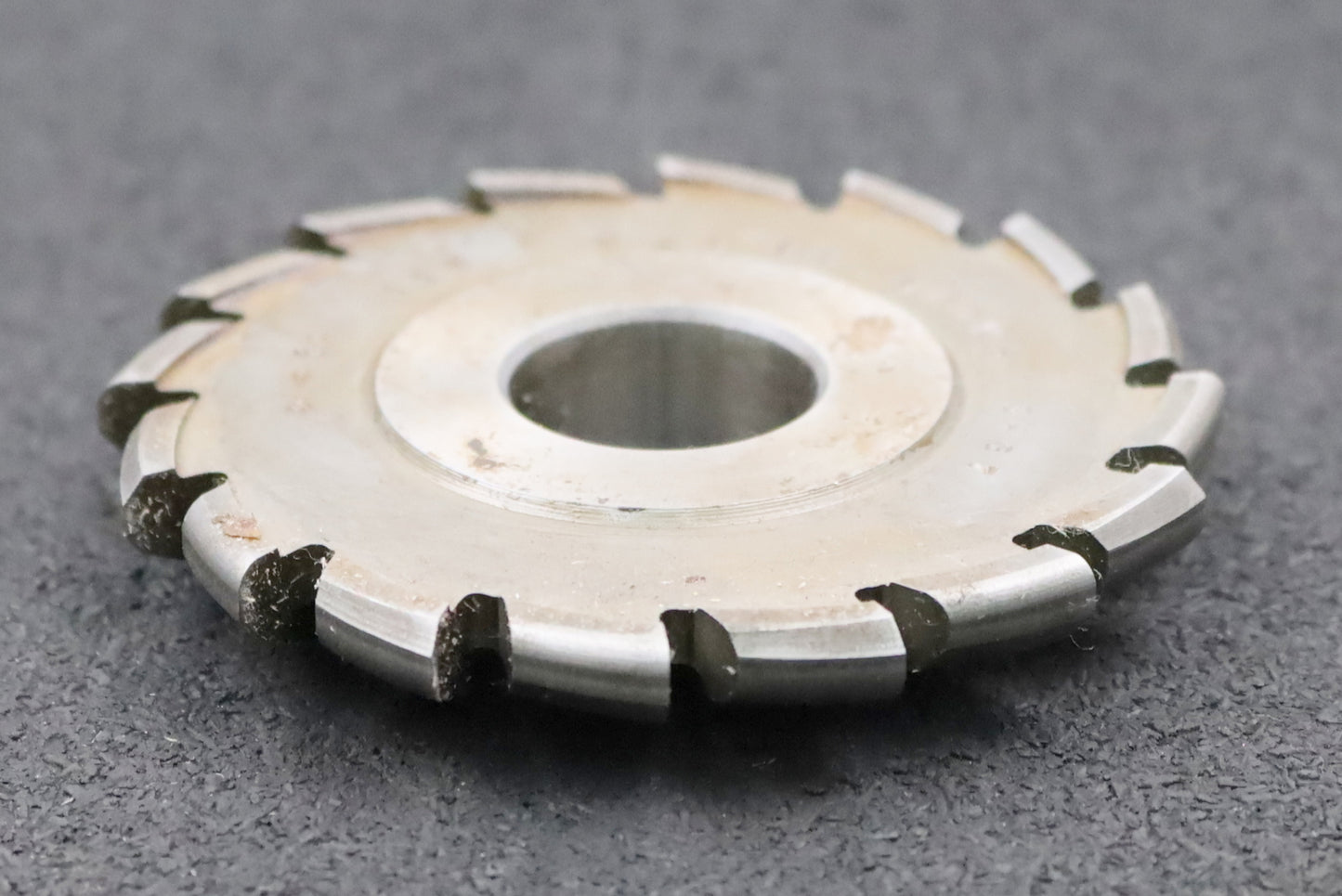 Bild des Artikels DOLD-asymmetrischer-Prismenfräser-E-24°/4-LINKS-Gesamtwinkel-24°