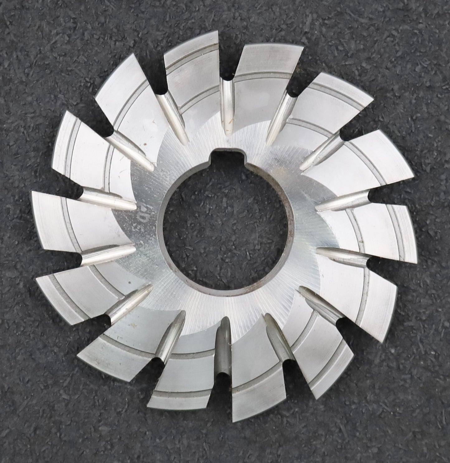 Bild des Artikels DOLD-Prismenfräser-D24°/4b-Winkel-24°-Kopfabrundung-auf-4mm-Ø86x10,1xØ27mm