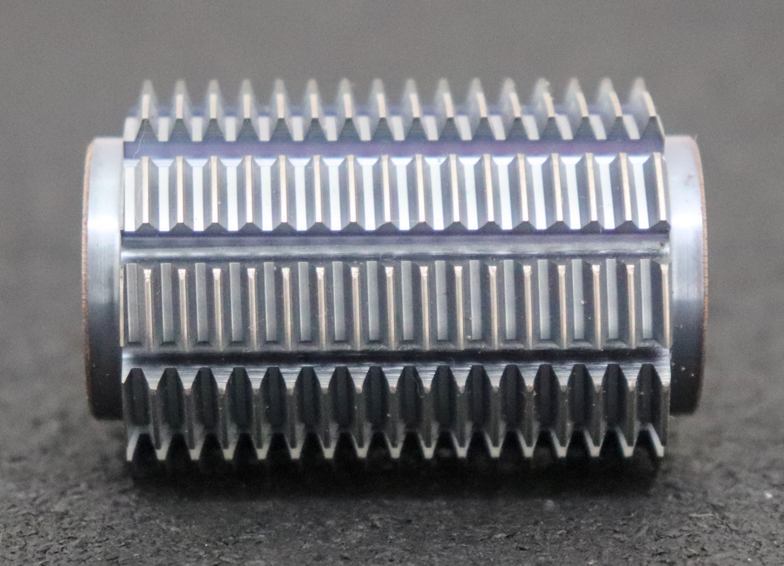 Bild des Artikels DOLD-Zahnrad-Wälzfräser-gear-hob-m=-0,8-EGW-20°-Ø30x26xØ13mm-mit-LKN-1gg.-Rechts