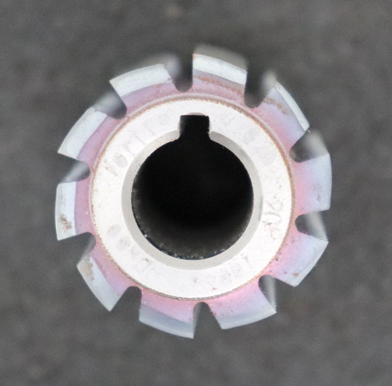 Bild des Artikels DOLD-Zahnrad-Wälzfräser-gear-hob-m=-0,8-EGW-20°-Ø30x26xØ13mm-mit-LKN-1gg.-Rechts