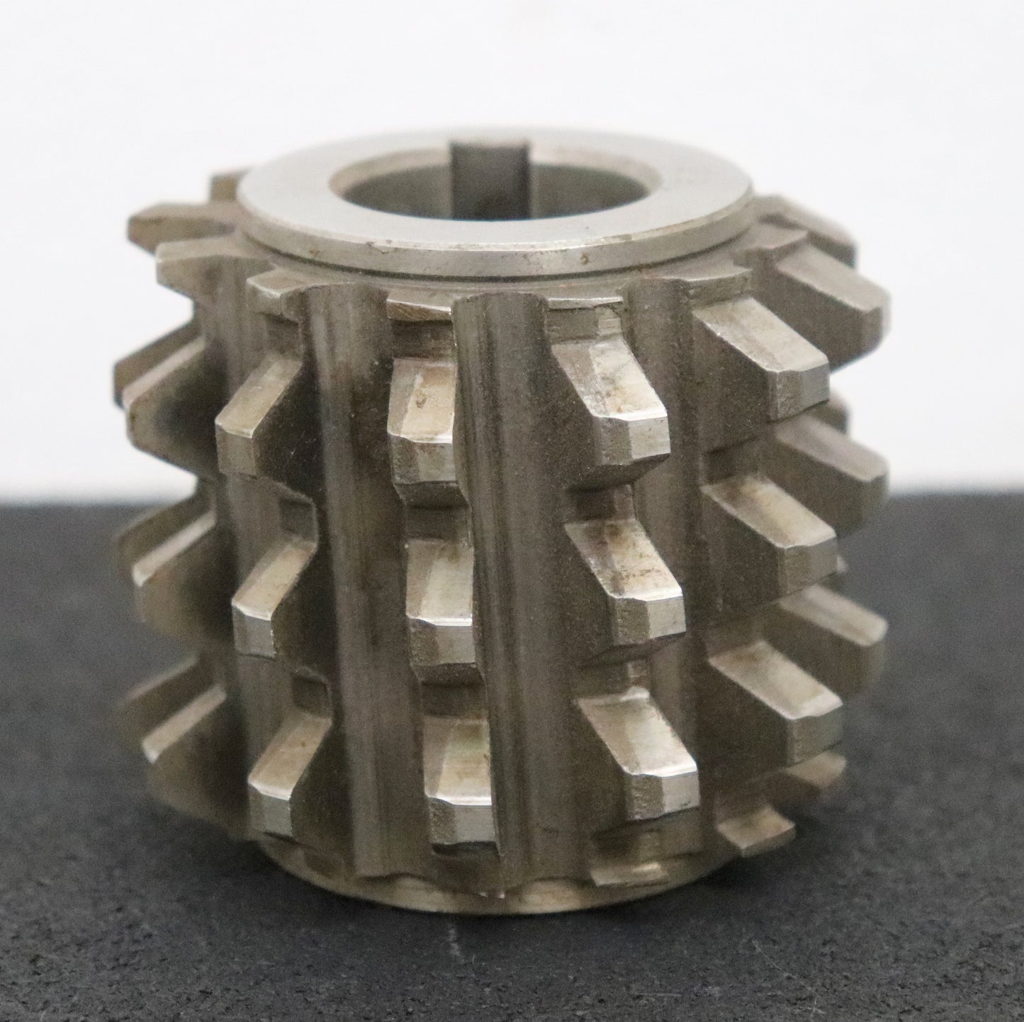 Bild des Artikels FETTE-Zahnwellen-Wälzfräser-m=-5,0-EGW-30°-Ø70x60xØ27mm-mit-LKN-1gg.-Rechts