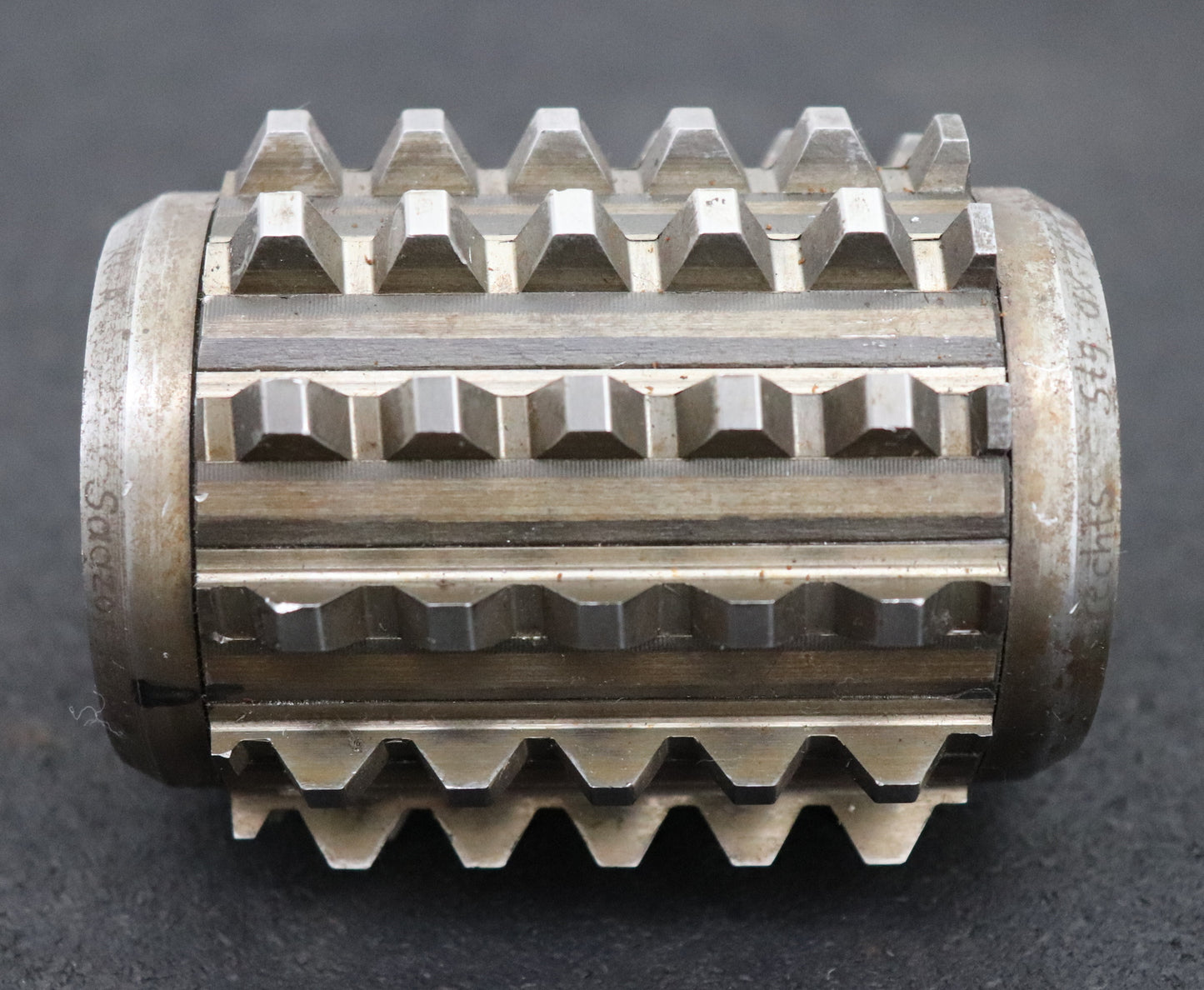 Bild des Artikels SAAZOR-Zahnwellen-Wälzfräser-involute-spline-hob-m=-4,0-EGW-30°-Ø74x91xØ27mm