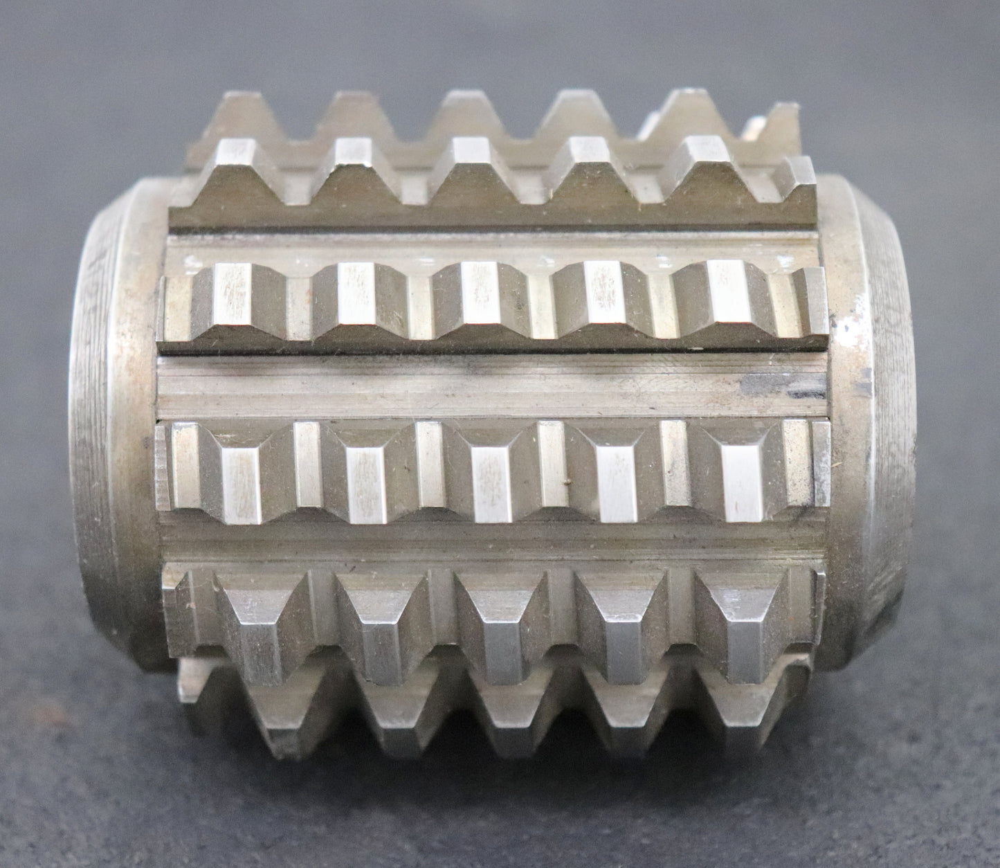 Bild des Artikels SAAZOR-Zahnwellen-Wälzfräser-involute-spline-hob-m=-4,0-EGW-30°-Ø78x90xØ27mm