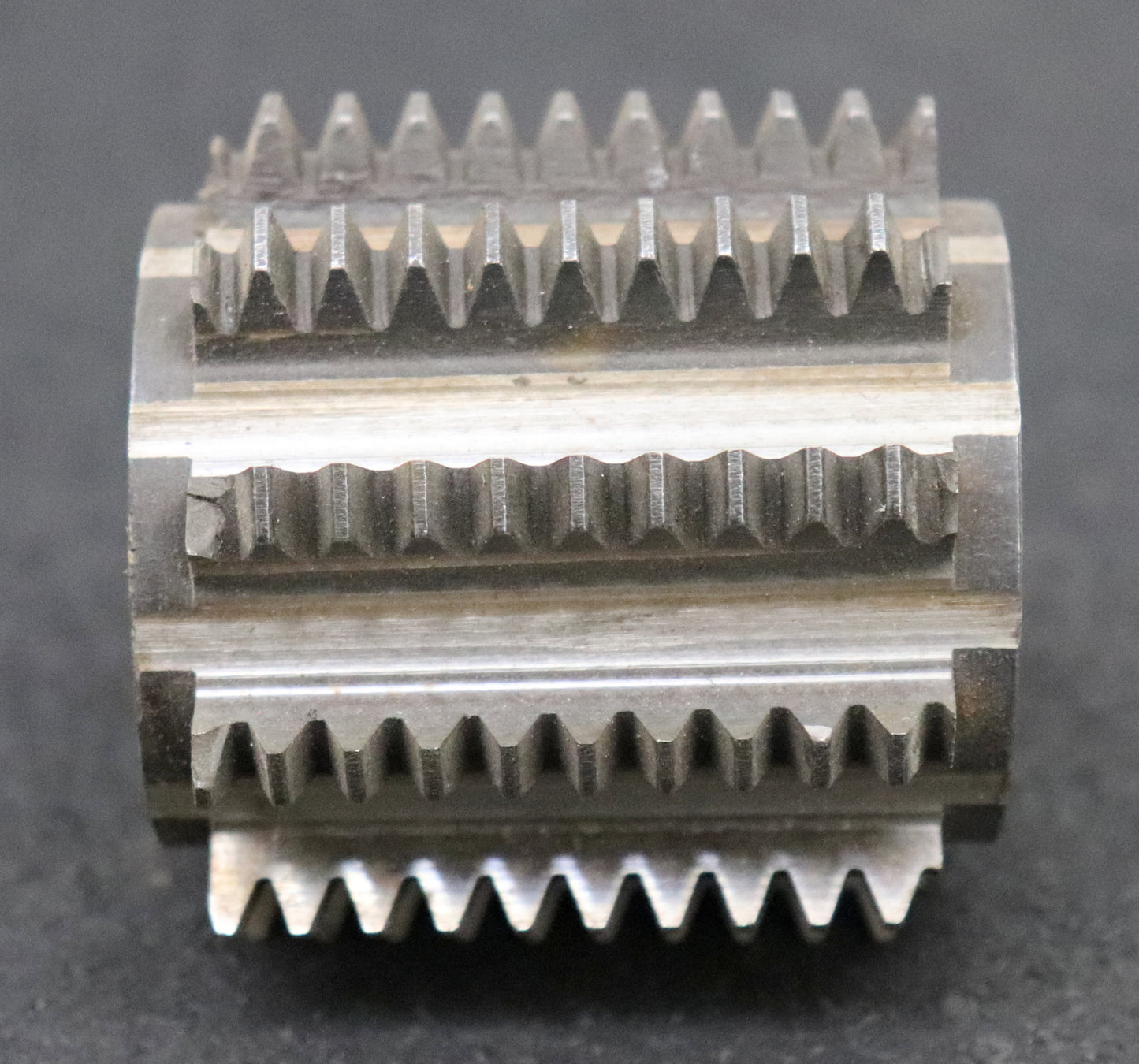 Bild des Artikels Zahnrad-Wälzfräser-m=-1,5-20°-EGW-Ø57x55xØ22mm-mit-LKN-10-Spannuten-1gg.-Rechts