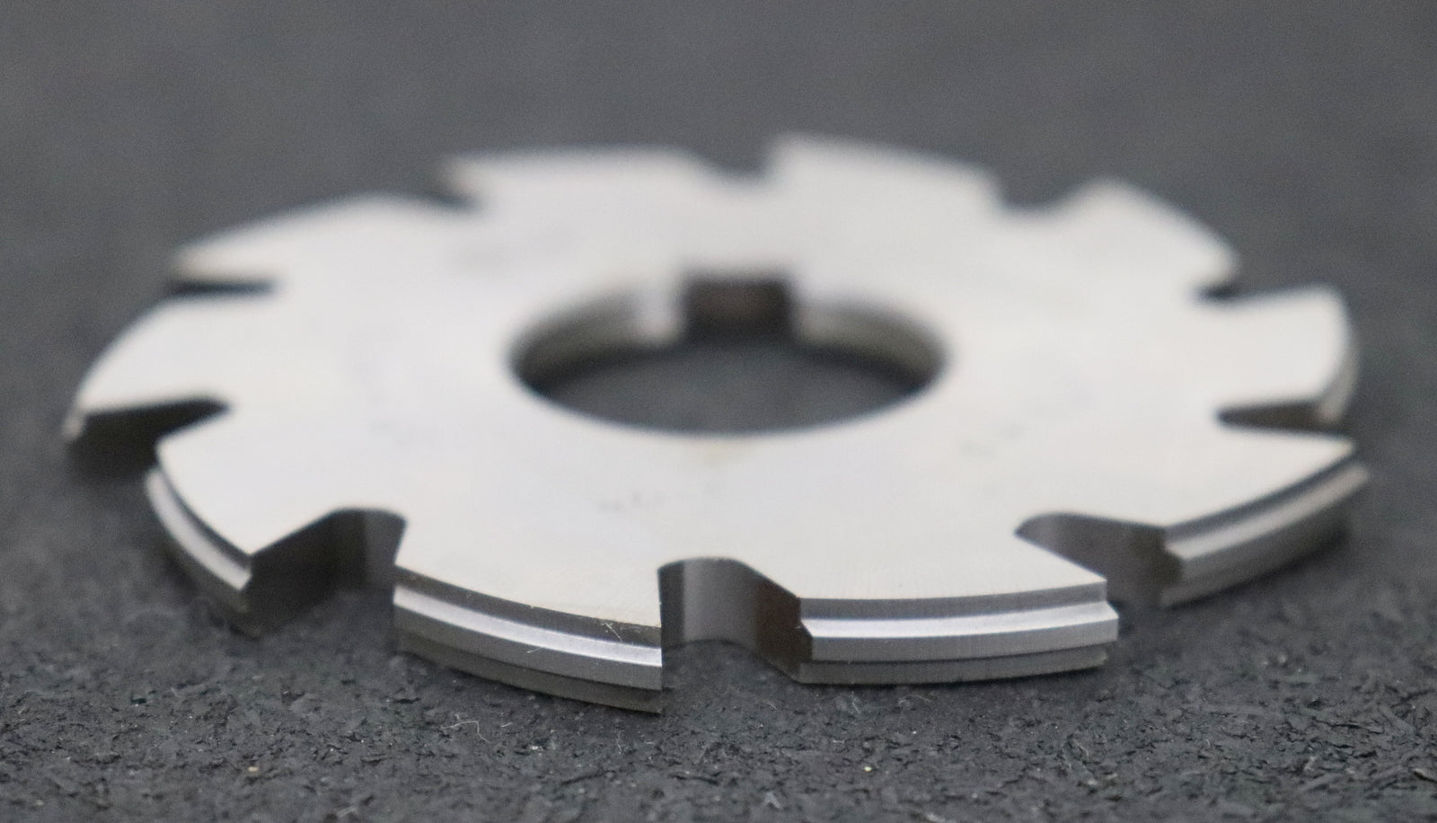 Bild des Artikels DOLD-Zahnriemenrad-Formfräser-DIN7721-35-49Z-Teilung-T3-Nr.-1-bis-15-Zähne