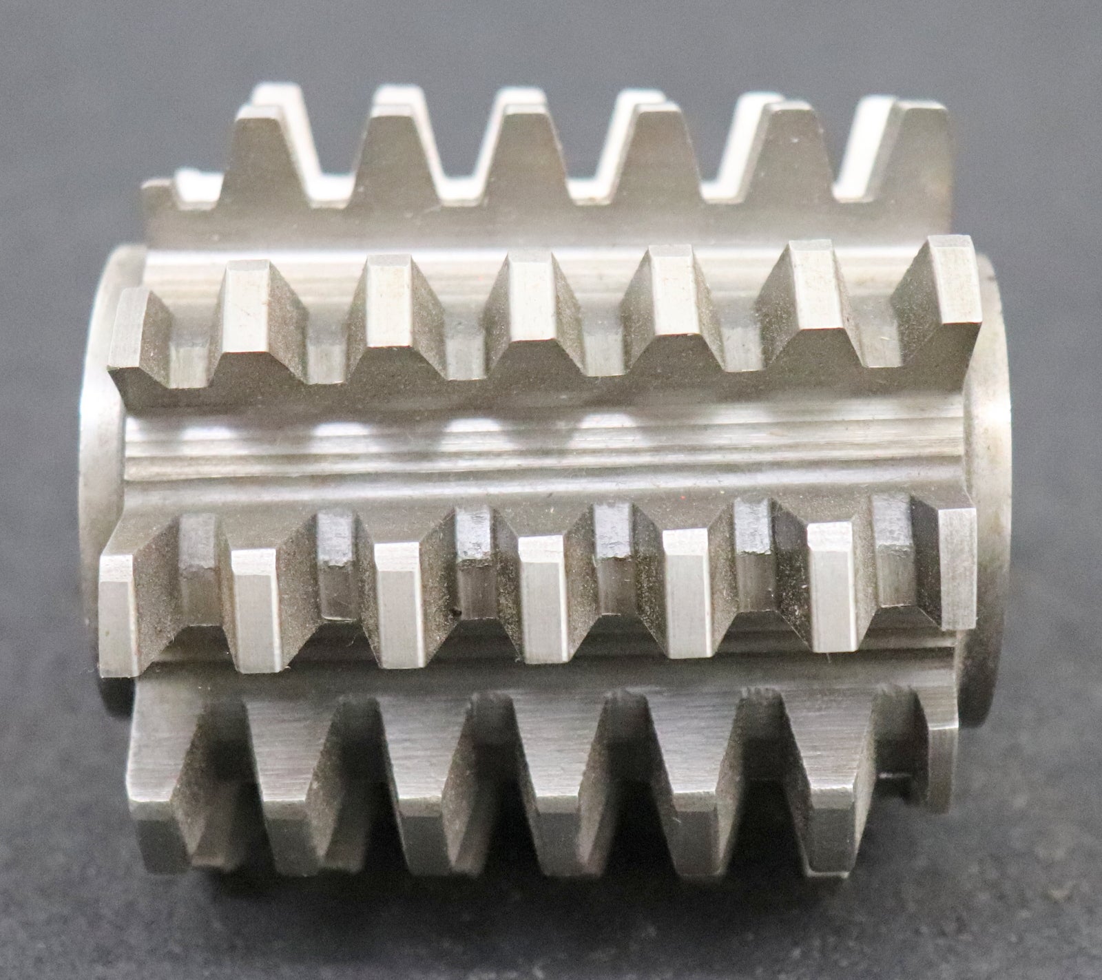 Bild des Artikels R.STOCK-Zahnrad-Wälzfräser-gear-hob-m=-3,5mm-15°-EGW-Ø71x76xØ27mm-mit-LKN