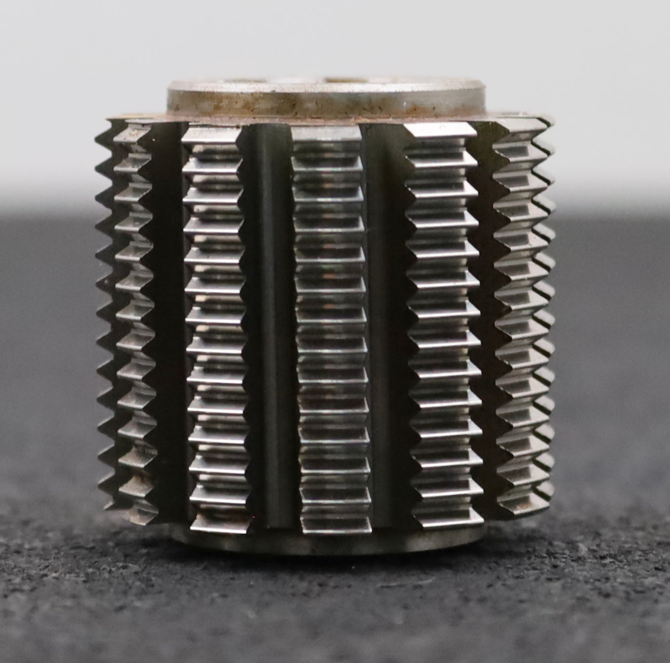 Bild des Artikels DOLD-Kerbzahnwellen-Wälzfräser-Tlg.-2,5-60°EGW-DIN-5481-Ø40x40xØ16mm-mit-LKN