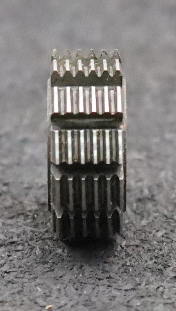 Bild des Artikels DOLD-Zahnrad-Wälzfräser-gear-hob-m=0,5-EGW-20°-1°13'-Stg-Ø25x10xØ8mm