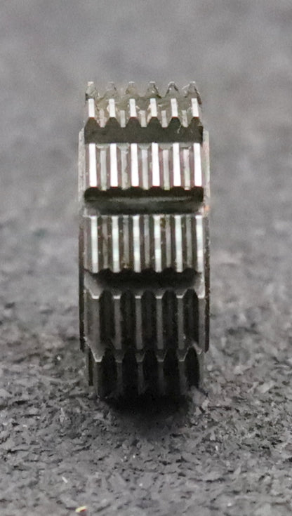 Bild des Artikels DOLD-Zahnrad-Wälzfräser-gear-hob-m=0,5-EGW-20°-1°13'-Stg-Ø25x10xØ8mm