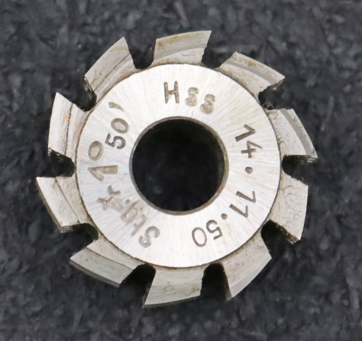 Bild des Artikels DOLD-Zahnrad-Wälzfräser-gear-hob-m=0,7-EGW-30°-1°50'-Stg-Ø25x10xØ8mm