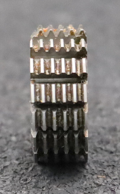 Bild des Artikels DOLD-Zahnrad-Wälzfräser-gear-hob-m=0,586-EGW-30°-1°27'-Stg-Ø25x10xØ8mm