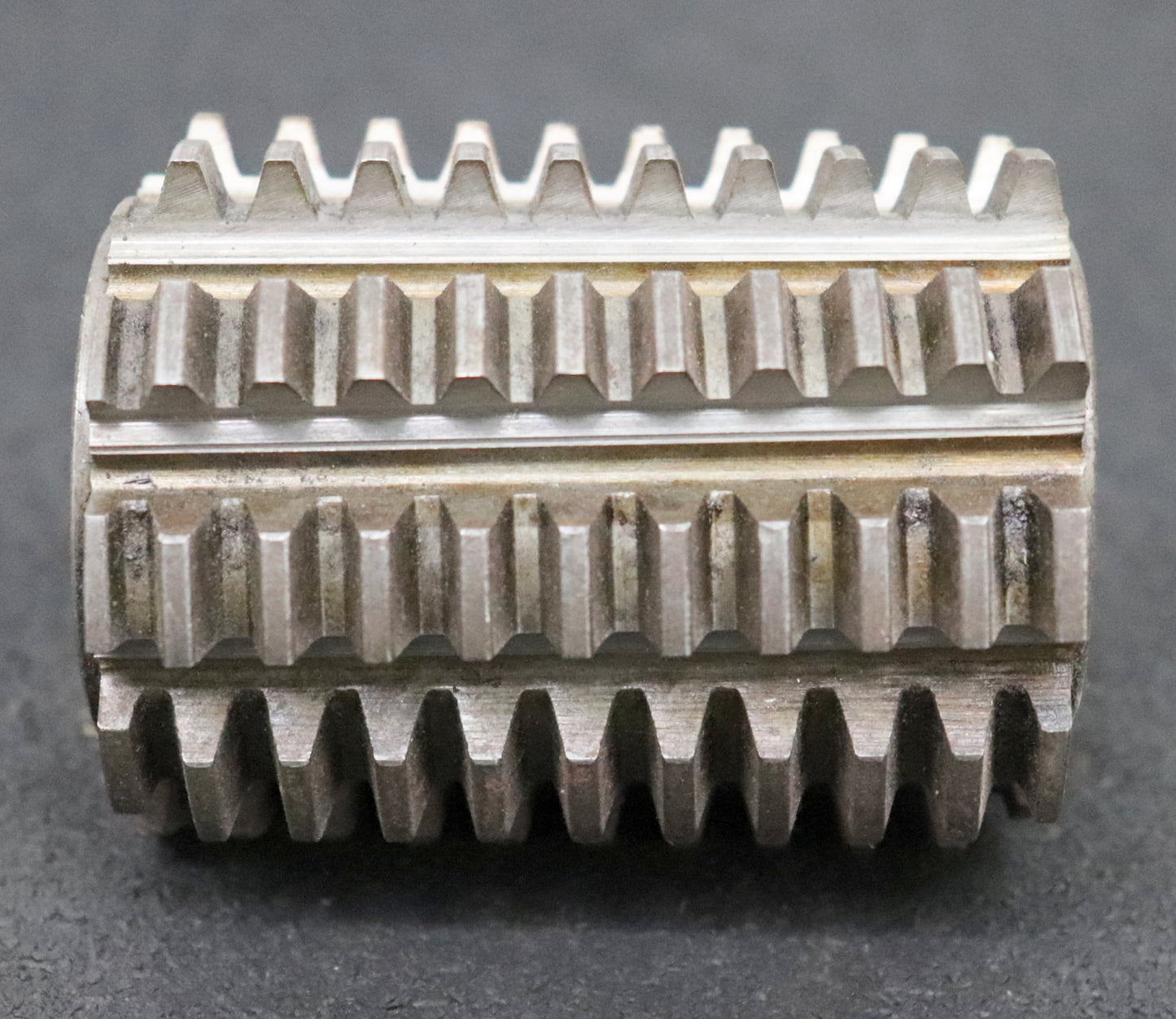 Bild des Artikels Zahnrad-Wälzfräser-gear-hob-m=-2,25mm-2-1/3°-EGW-Ø60x75xØ22mm-mit-LKN