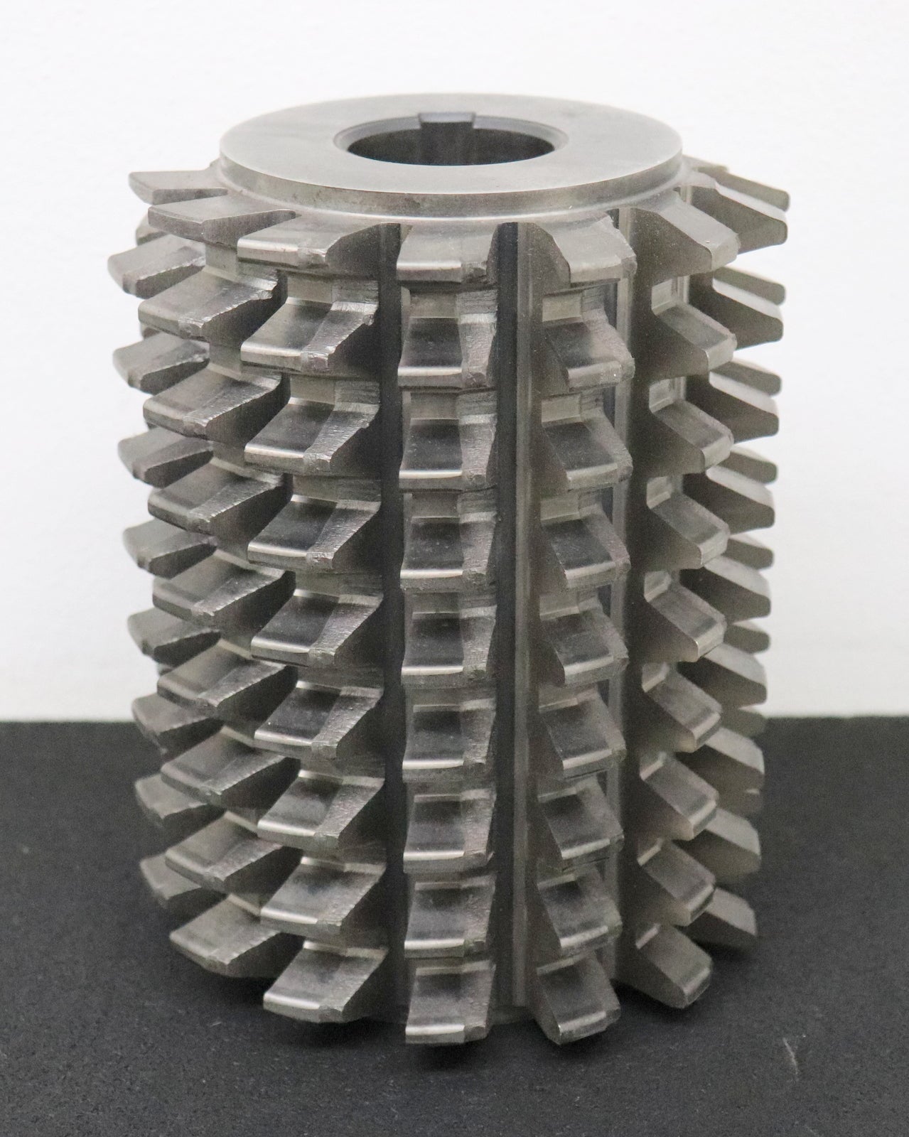 Bild des Artikels KL-Zahnrad-Wälzfräser-gear-hob-m=-6,0mm-19°50'-EGW-BPIV-DIN-3972-Ø134x170xØ40mm