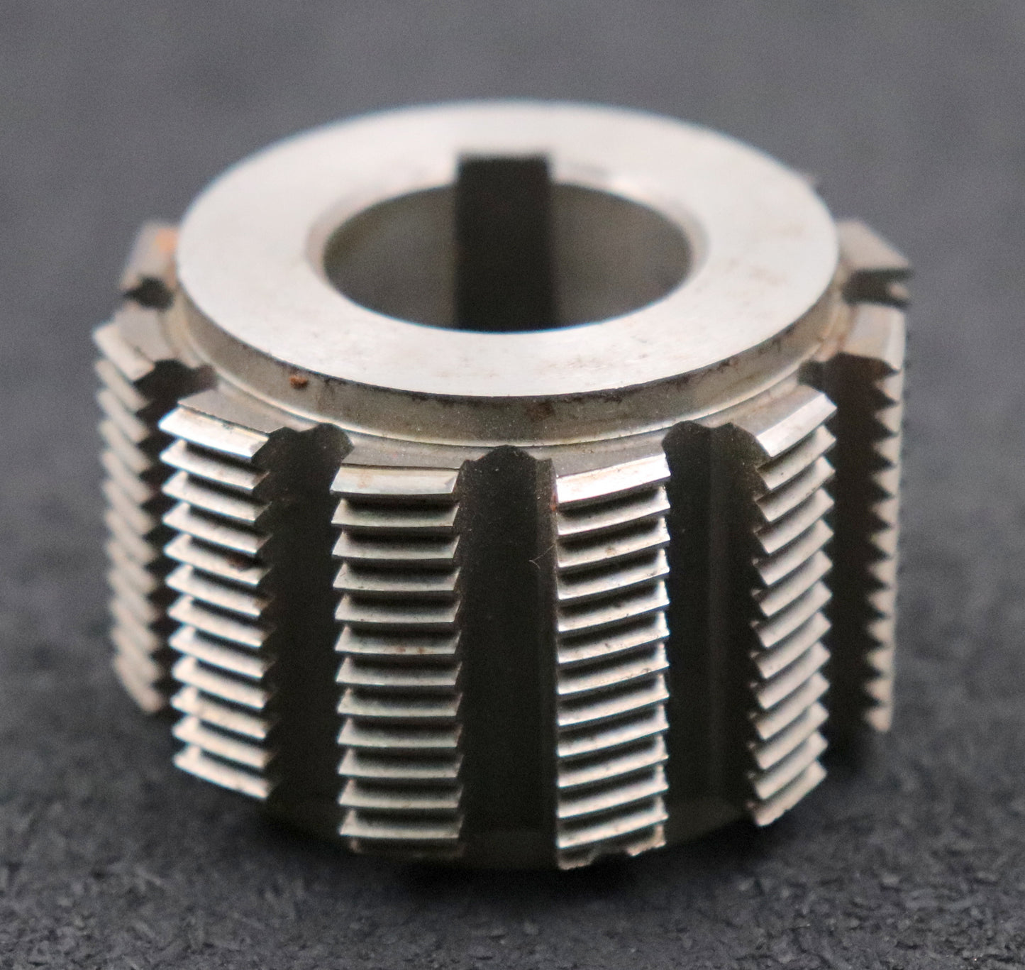 Bild des Artikels FRANKEN-Kerbzahnwellen-Wälzfräser-Nennmass-der-Zahnwelle-21x24-DIN-5481