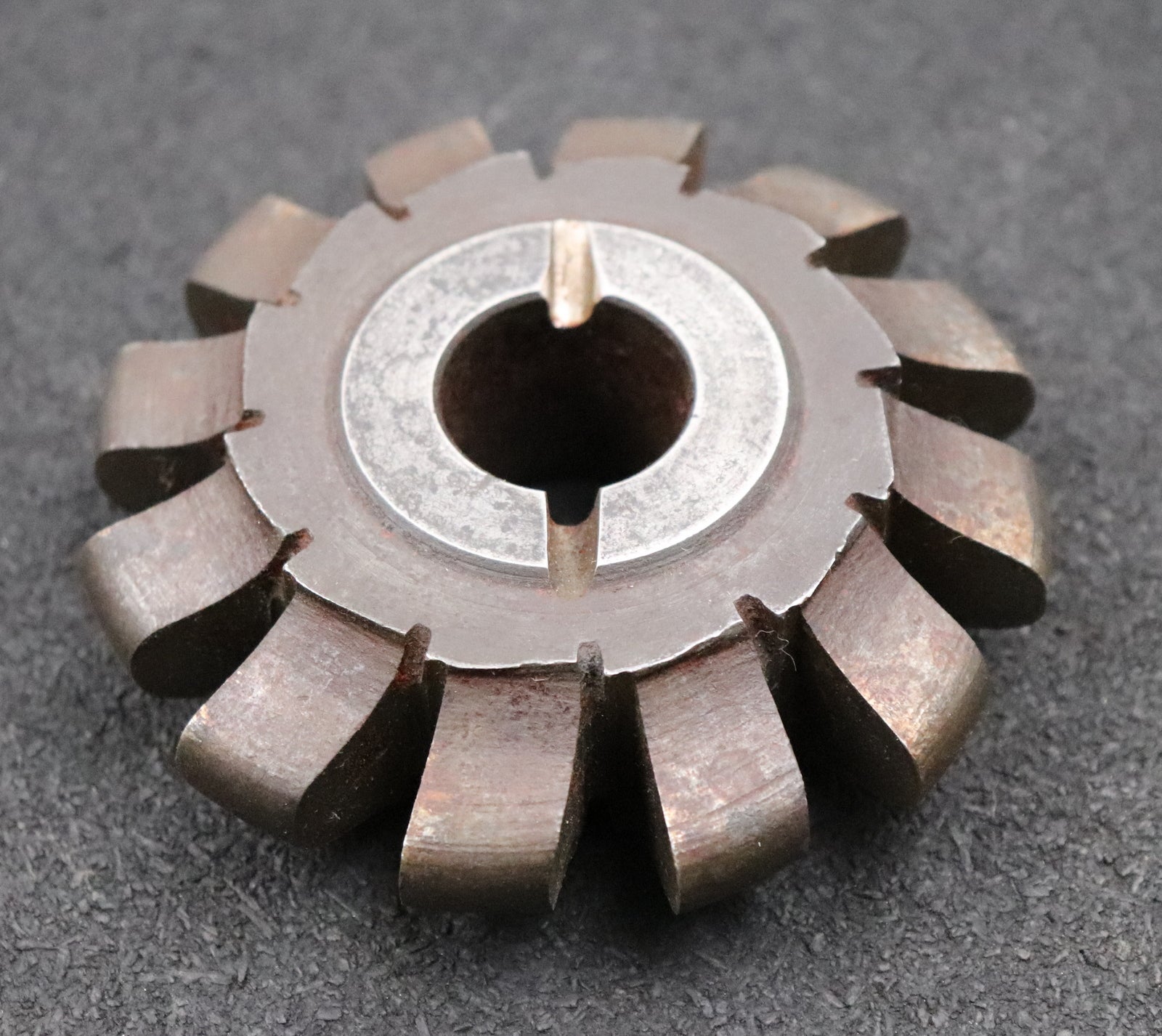 Bild des Artikels Halbrund-Formfräser-konvex-Radiusfräser-Radius-9mm-Ø90x28xØ22mm-12-Spannuten