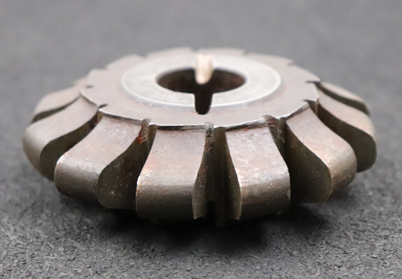 Bild des Artikels Halbrund-Formfräser-konvex-Radiusfräser-Radius-9mm-Ø90x28xØ22mm-12-Spannuten