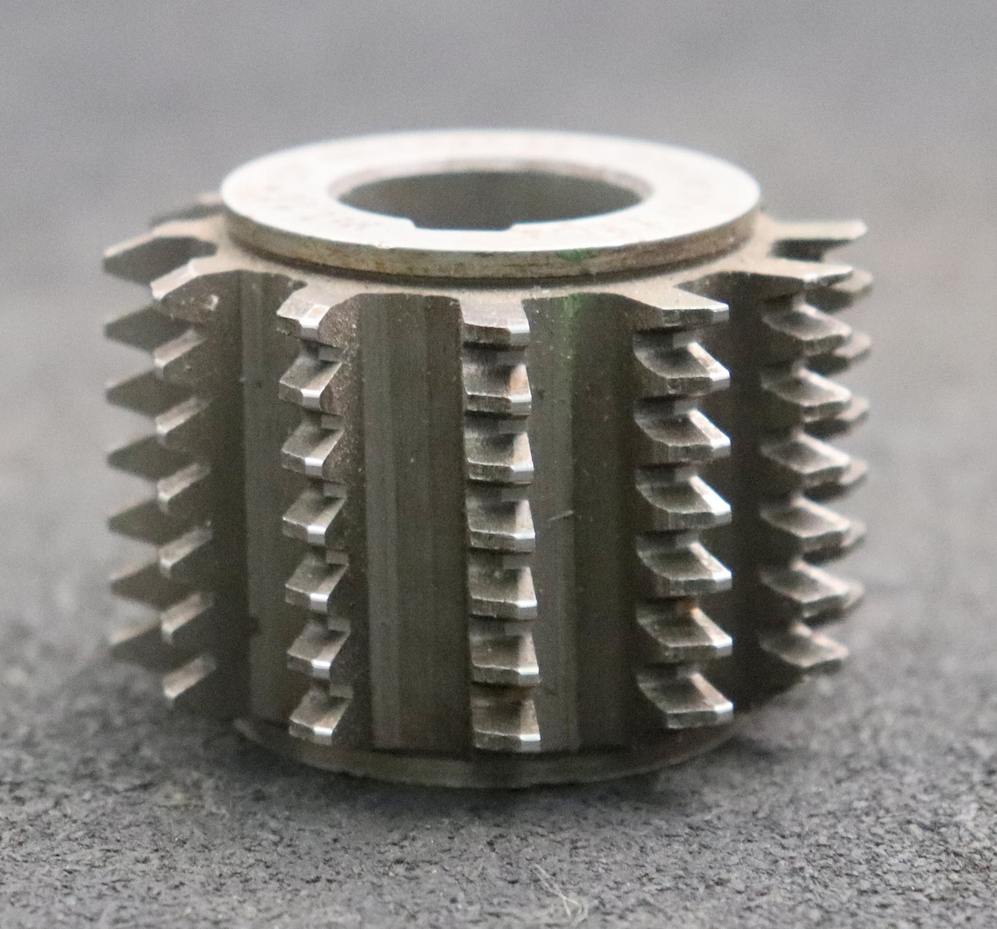 Bild des Artikels Zahnrad-Wälzfräser-gear-hob-m=-1,5mm-20°-EGW-Ø55x38xØ22mm-mit-LKN-1gg.-Rechts