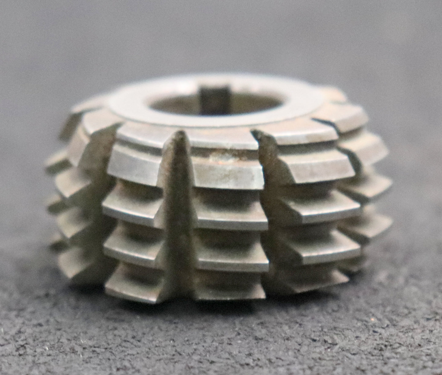 Bild des Artikels KOEPFER-Zahnrad-Wälzfräser-mit-tangentialem-Anschnitt-gear-hob-m=-1,5mm-20°-EGW