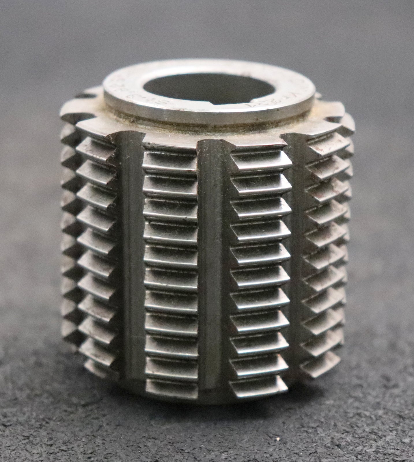 Bild des Artikels Kerbzahnwellen-Wälzfräser-serration-hob-Nennmass-45x50-nach-DIN-KR231-27°-EGW