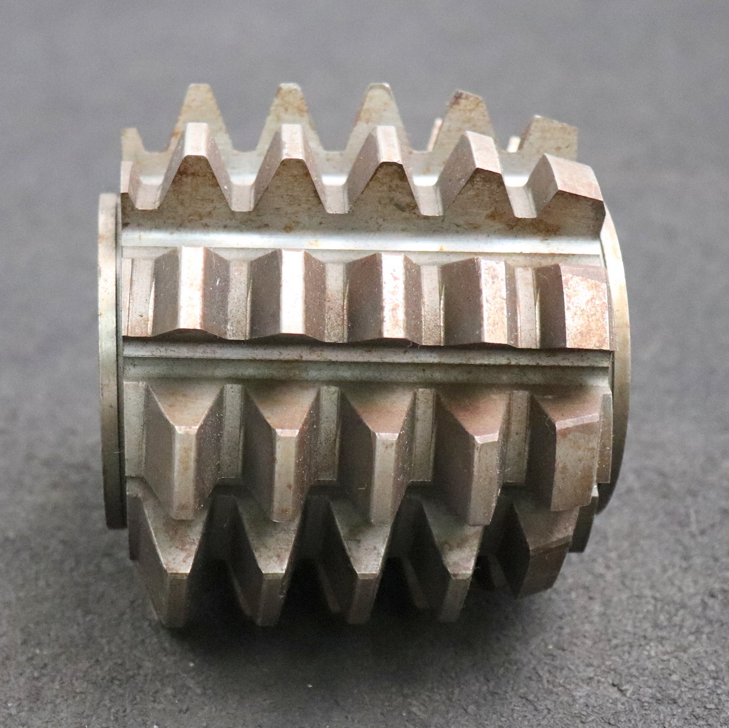 Bild des Artikels MAY-Zahnrad-Wälzfräser-mit-tangentialem-Anschnitt-gear-hob-m=-5,0mm-EGW-20°