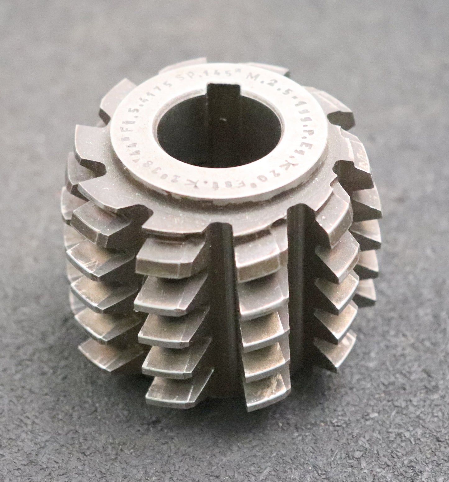 Bild des Artikels Zahnrad-Wälzfräser-mit-tangentialem-Anschnitt-gear-hob-m=-2,5mm-EGW-20°