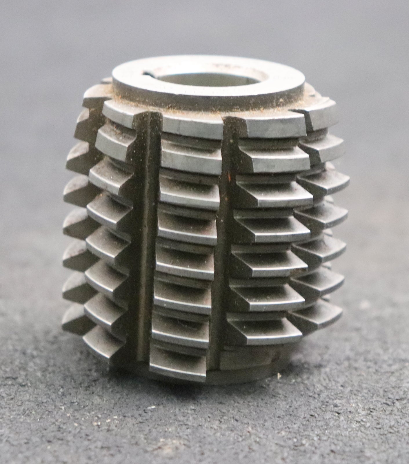 Bild des Artikels J.E.-REINECKER-Zahnrad-Wälzfräser-mit-tangentialem-Anschnitt-gear-hob-m=-2,25mm