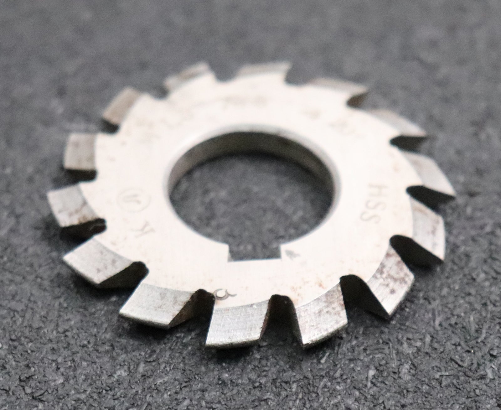Bild des Artikels Zahnformfräser-gear-profile-cutter-m=-1,5mm-Nr.-8-für-Zähnezahlbereich-Z=-135-00