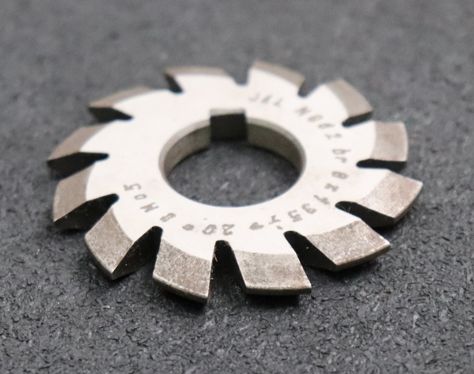 Bild des Artikels JAL-Zahnformfräser-gear-profile-cutter-m=-2mm-Nr.-8-Zähnezahlbereich-Z=-135-00