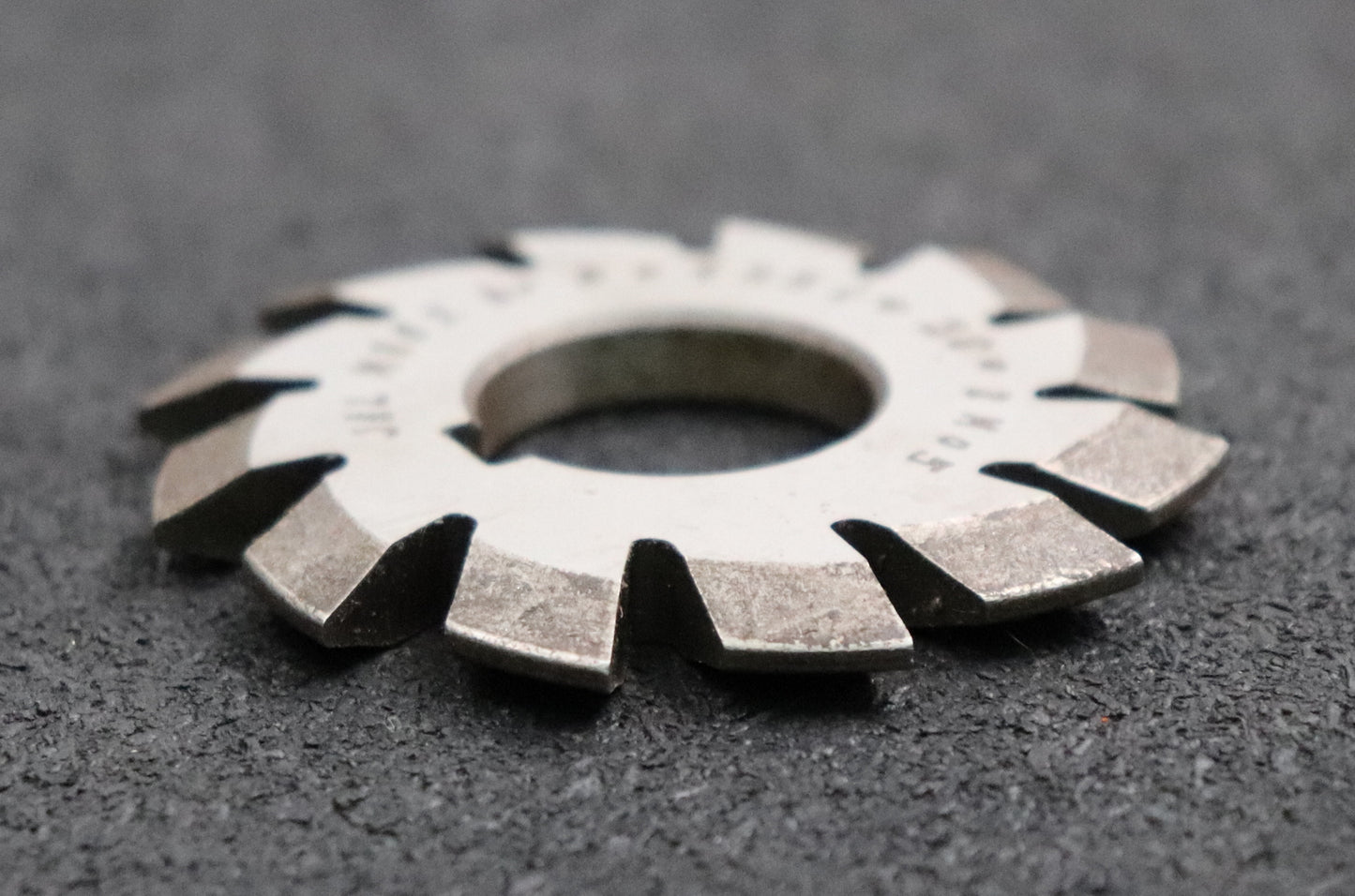 Bild des Artikels JAL-Zahnformfräser-gear-profile-cutter-m=-2mm-Nr.-8-Zähnezahlbereich-Z=-135-00