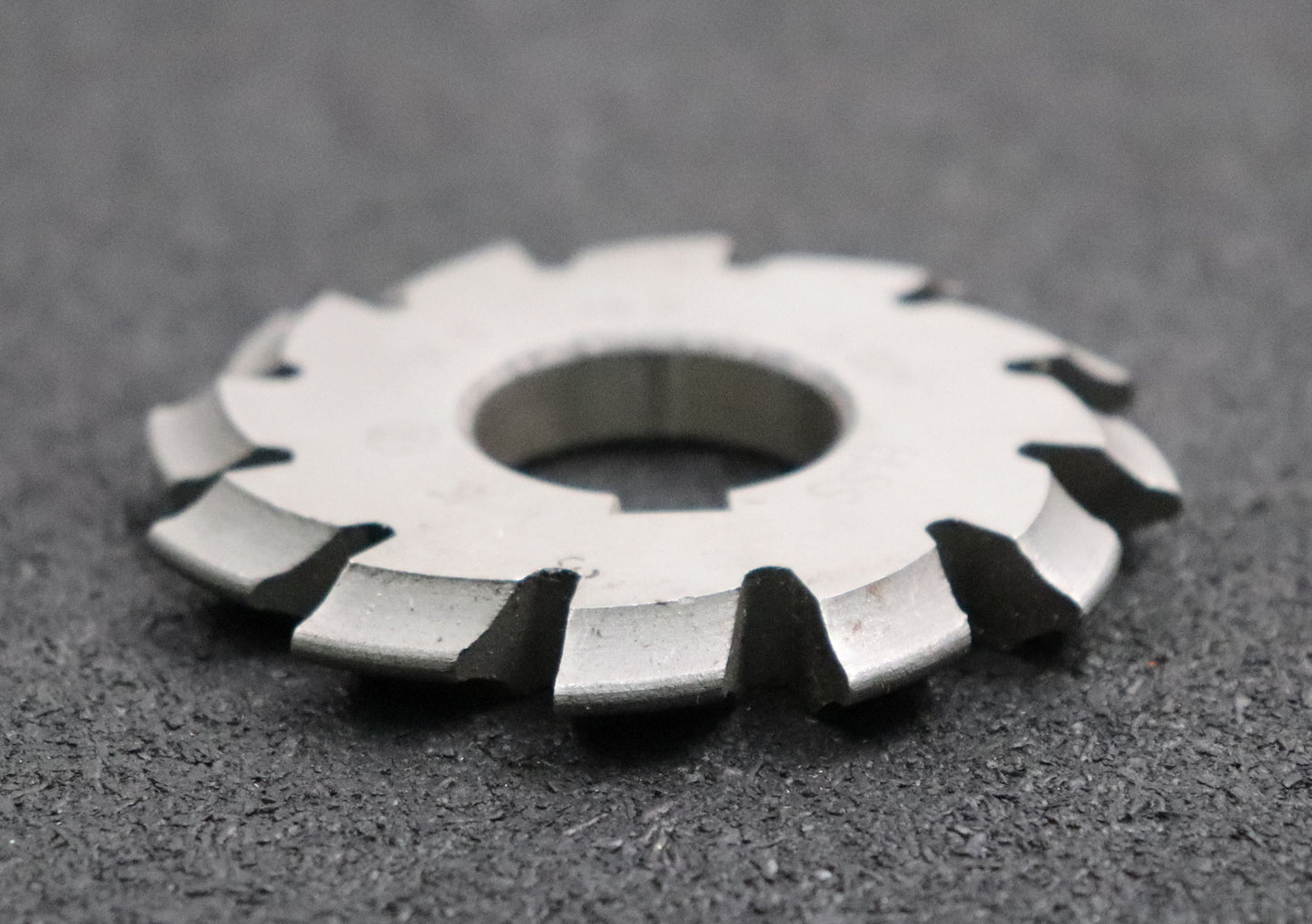 Bild des Artikels Zahnformfräser-gear-profile-cutter-m=-2mm-Nr.-3-für-Zähnezahlbereich-Z=-17-20