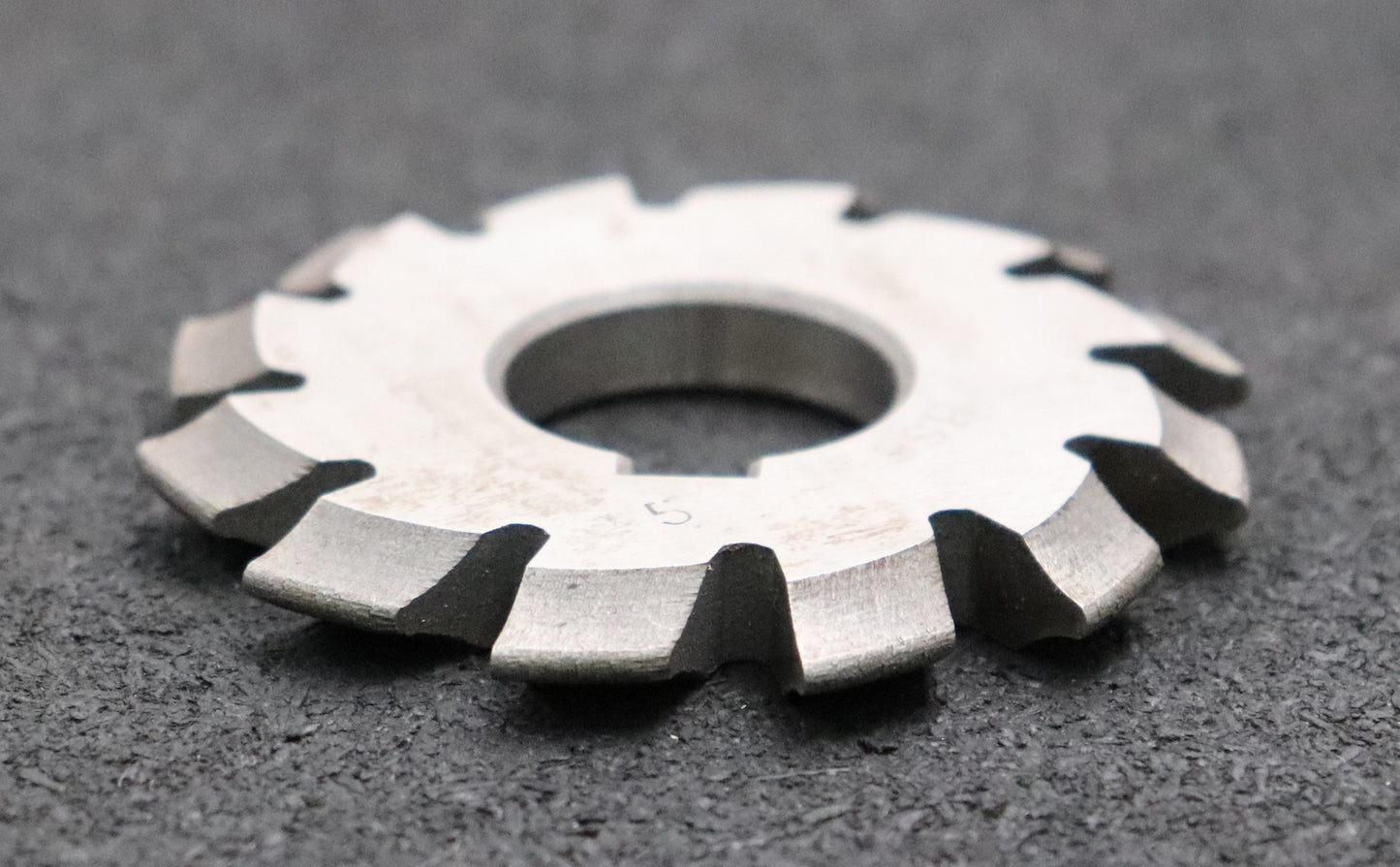 Bild des Artikels Zahnformfräser-gear-profile-cutter-m=-2mm-Nr.-5-für-Zähnezahlbereich-Z=-26-34