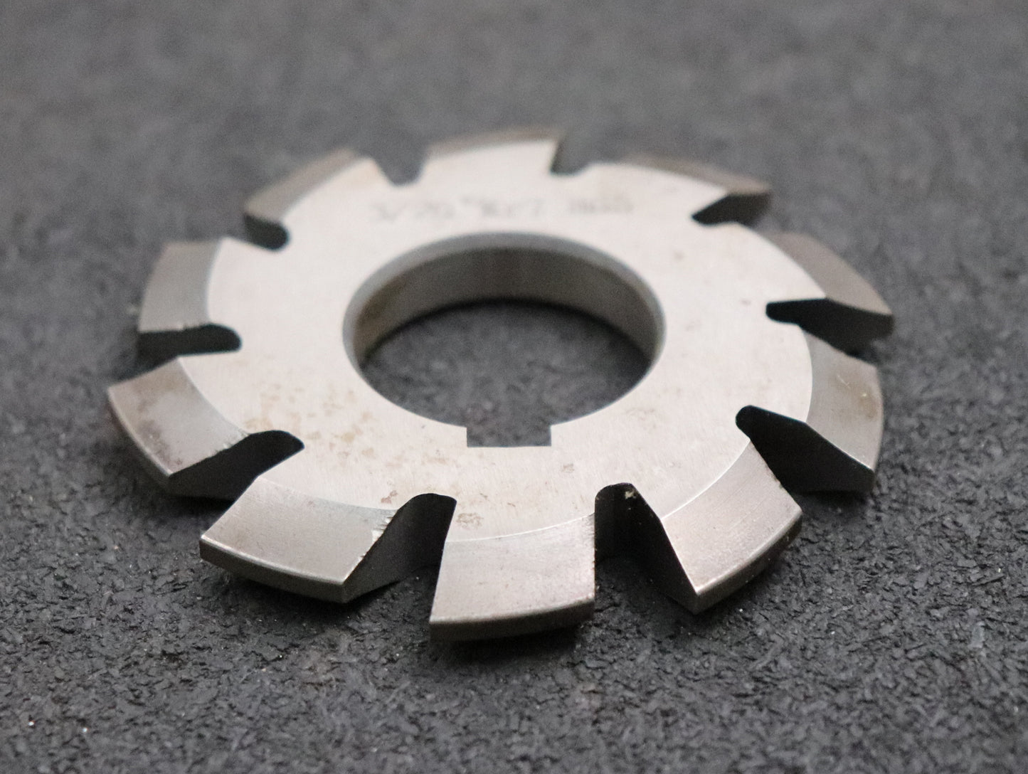 Bild des Artikels Zahnformfräser-gear-profile-cutter-m=-3mm-Nr.-7-für-Zähnezahlbereich-Z=-55-134