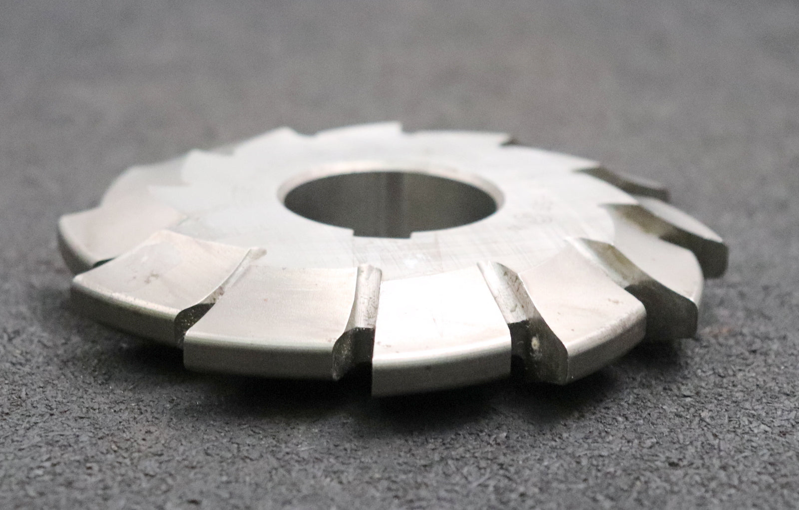 Bild des Artikels FETTE-Zahnformfräser-gear-profile-cutter-m=-6mm-Nr.-6-Zähnezahlbereich-Z=-35-54