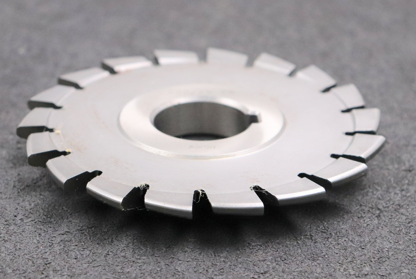 Bild des Artikels DOLD-asymmetrischer-Prismenfräser-E-22°/2b-Flankenwinkel-22°/0°-Gesamtwinkel-22°