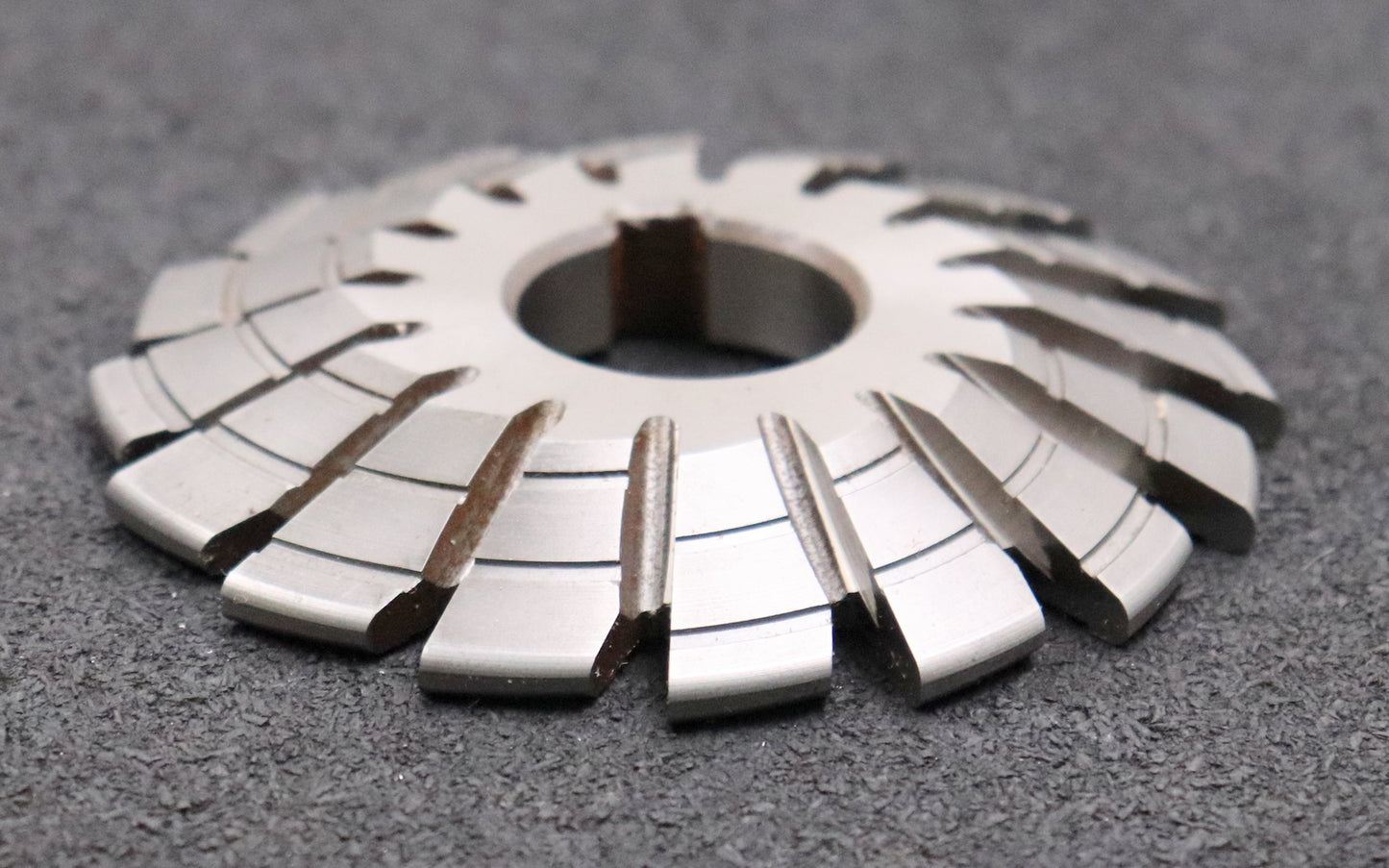 Bild des Artikels DOLD-asymmetrischer-Prismenfräser-E-22°/2a-Gesamtwinkel-22°-Flankenwinkel-22°/0°