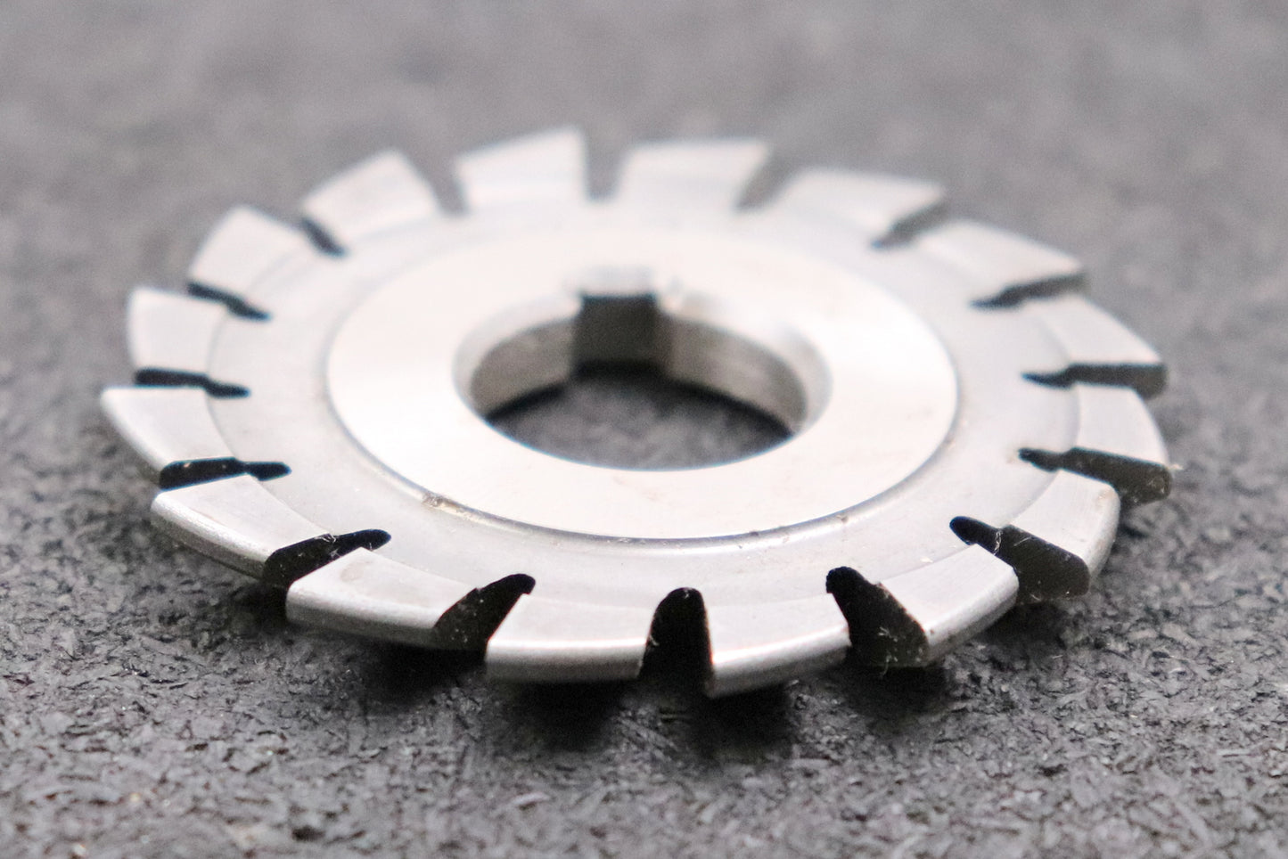Bild des Artikels DOLD-asymmetrischer-Prismenfräser-E-30°/12-Gesamtwinkel-30°-Flankenwinkel-30°/0°