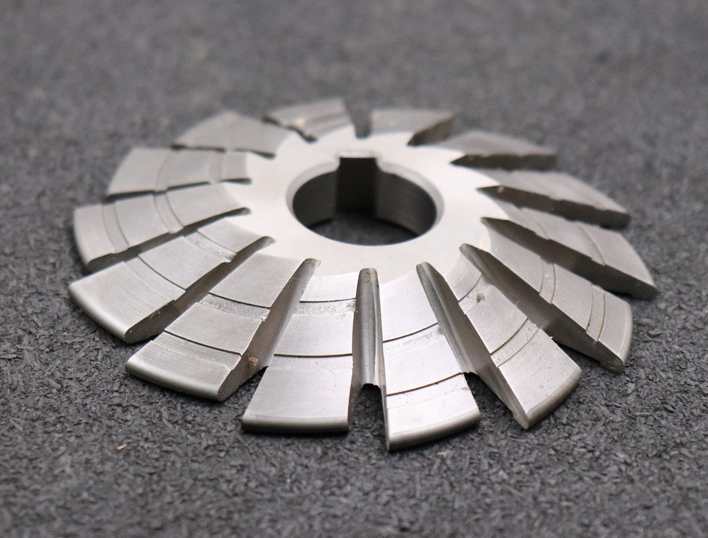 Bild des Artikels DOLD-asymmetrischer-Prismenfräser-E-20°/7b-Gesamtwinkel-20°-Flankenwinkel-20°/0°