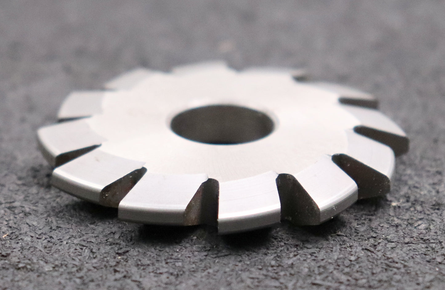 Bild des Artikels DOLD-asymmetrischer-Prismenfräser-U-40°/2-Gesamtwinkel-40°-Flankenwinkel-25°/15°