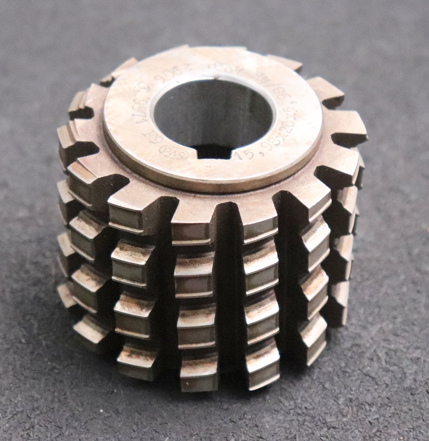 Bild des Artikels PWS-Keilwellen-Wälzfräser-4-Keile-15,98x20x5,98-mit-Höcker-Ø71x58xØ27mm