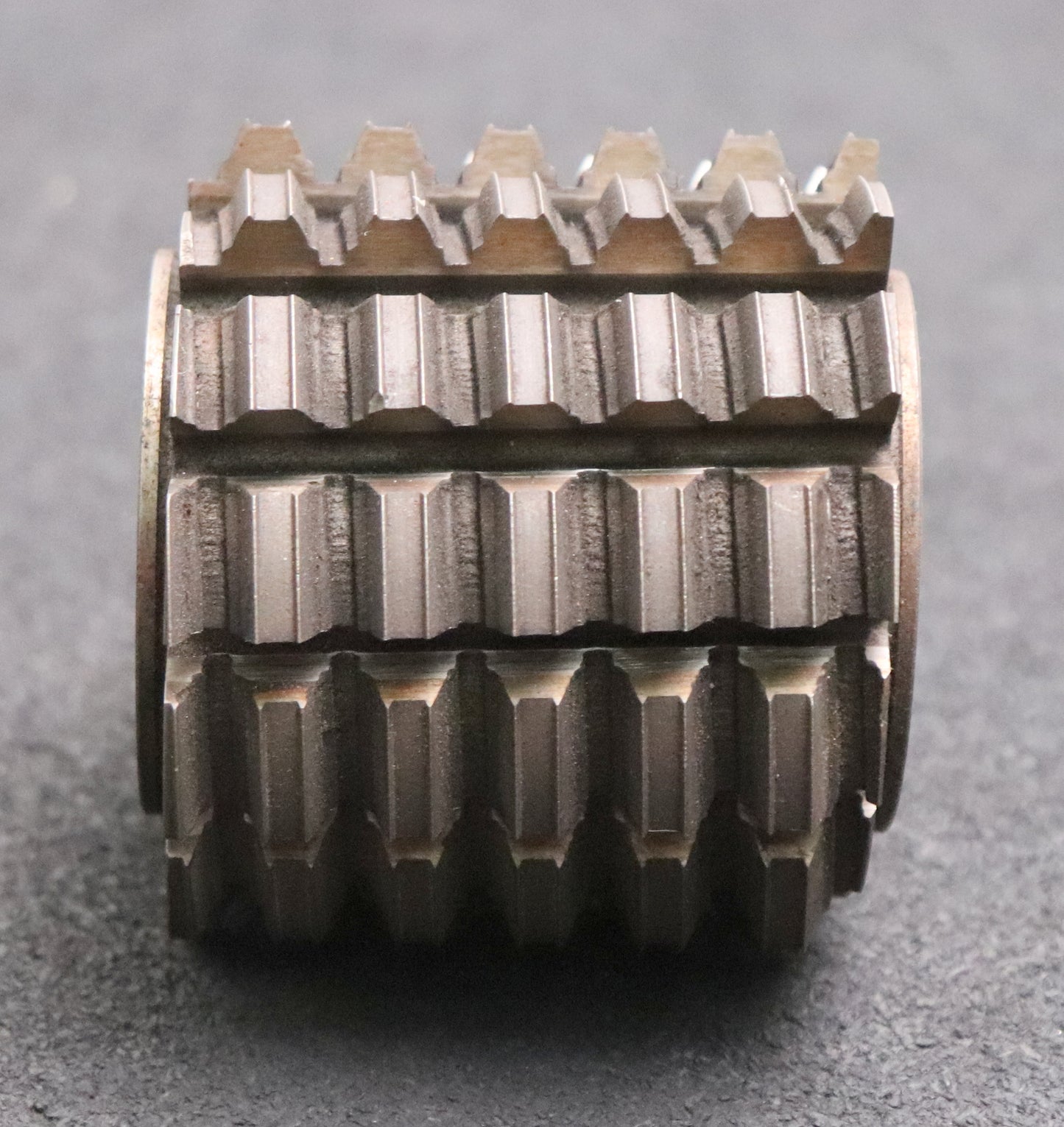 Bild des Artikels Keilwellen-Wälzfräser-10-Keile-35x28,4x4,4-mit-Höcker-Fertigfräser-Ø74x66xØ27mm