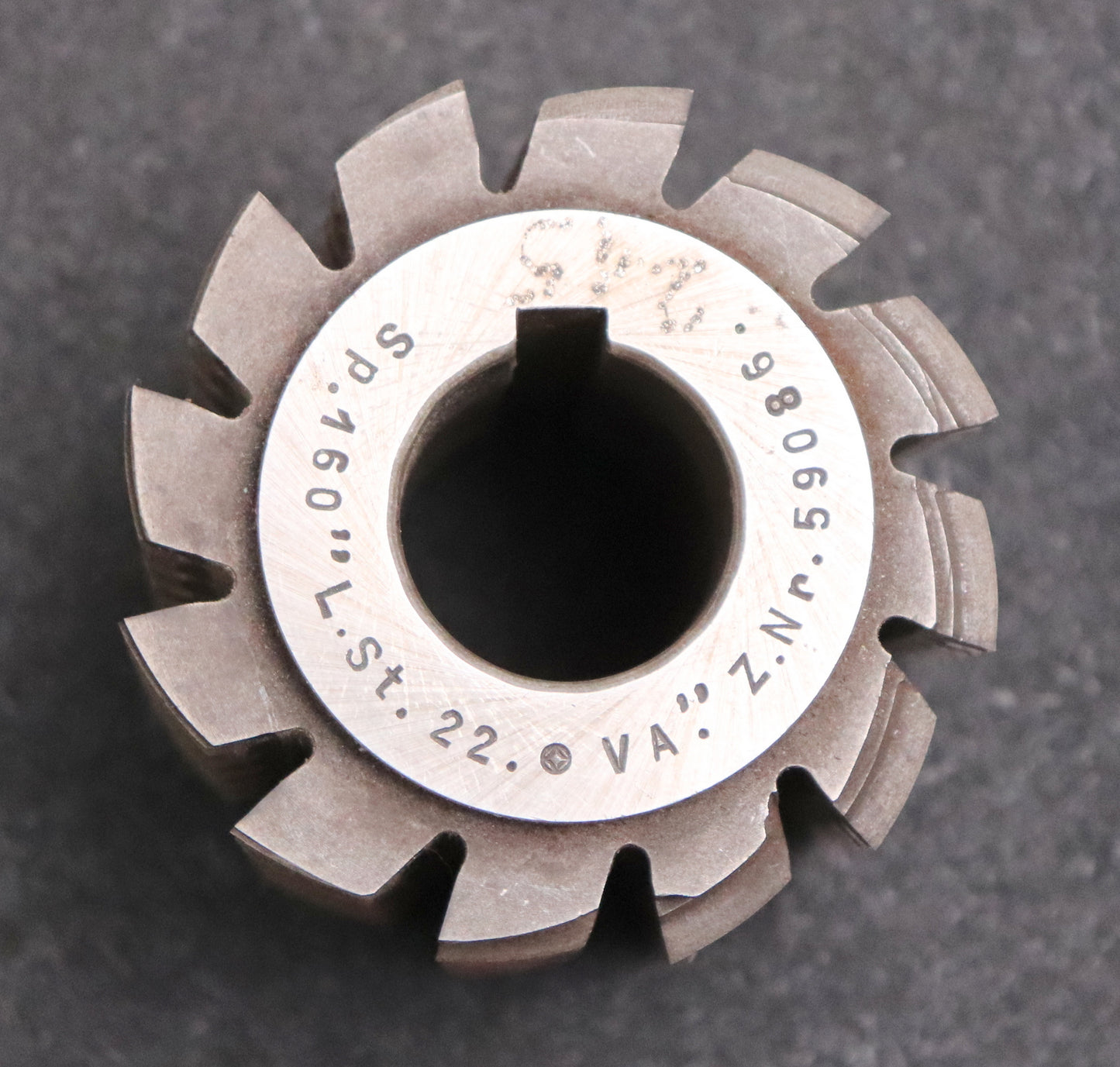 Bild des Artikels Keilwellen-Wälzfräser-10-Keile-35x28,4x4,4-mit-Höcker-Fertigfräser-Ø74x66xØ27mm