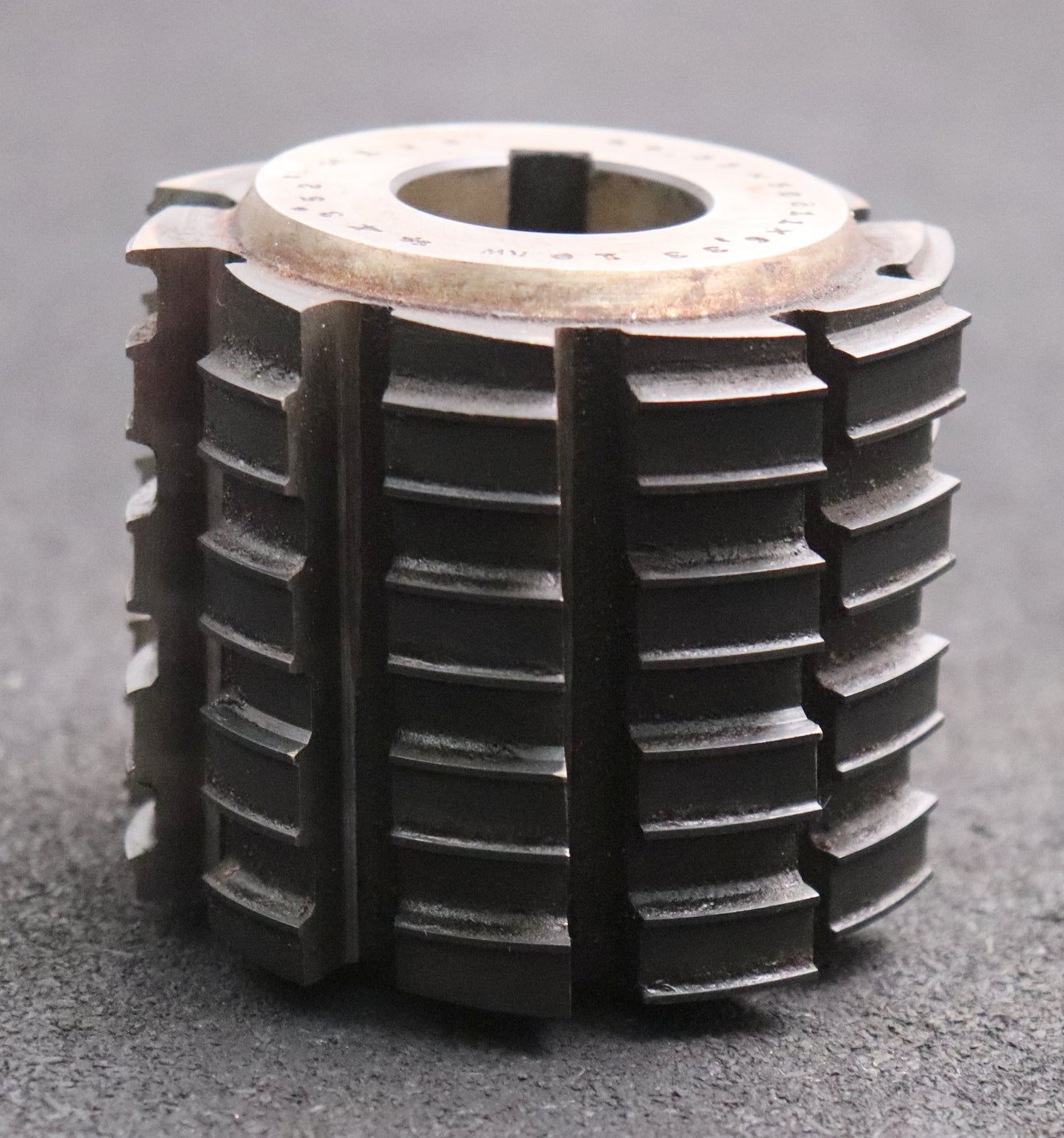 Bild des Artikels R.STOCK-Keilwellen-Wälzfräser-8-Keile-46,33x50x6,33-mit-Höcker-Fertigfräser