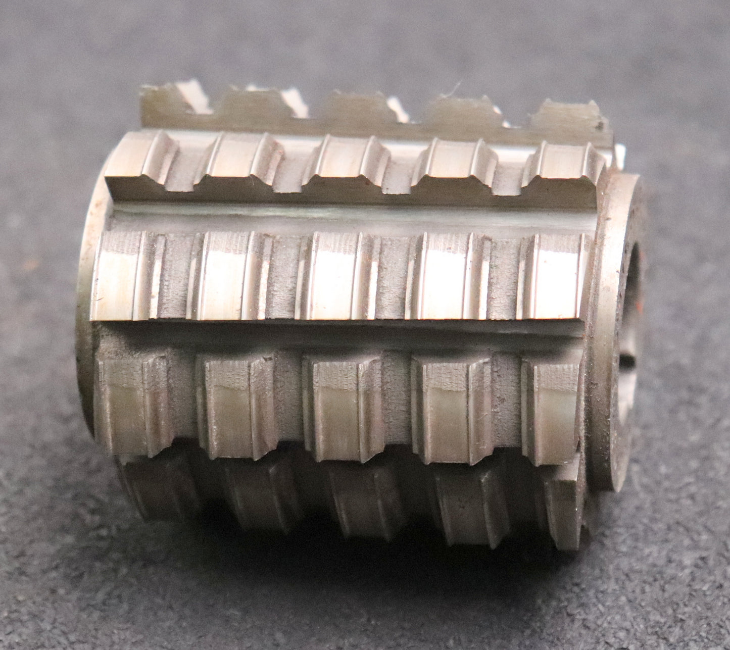 Bild des Artikels Keilwellen-Wälzfräser-4-Keile-18x14,3x5,3-mit-Höcker-Fertigfräser-Ø59x66xØ22mm