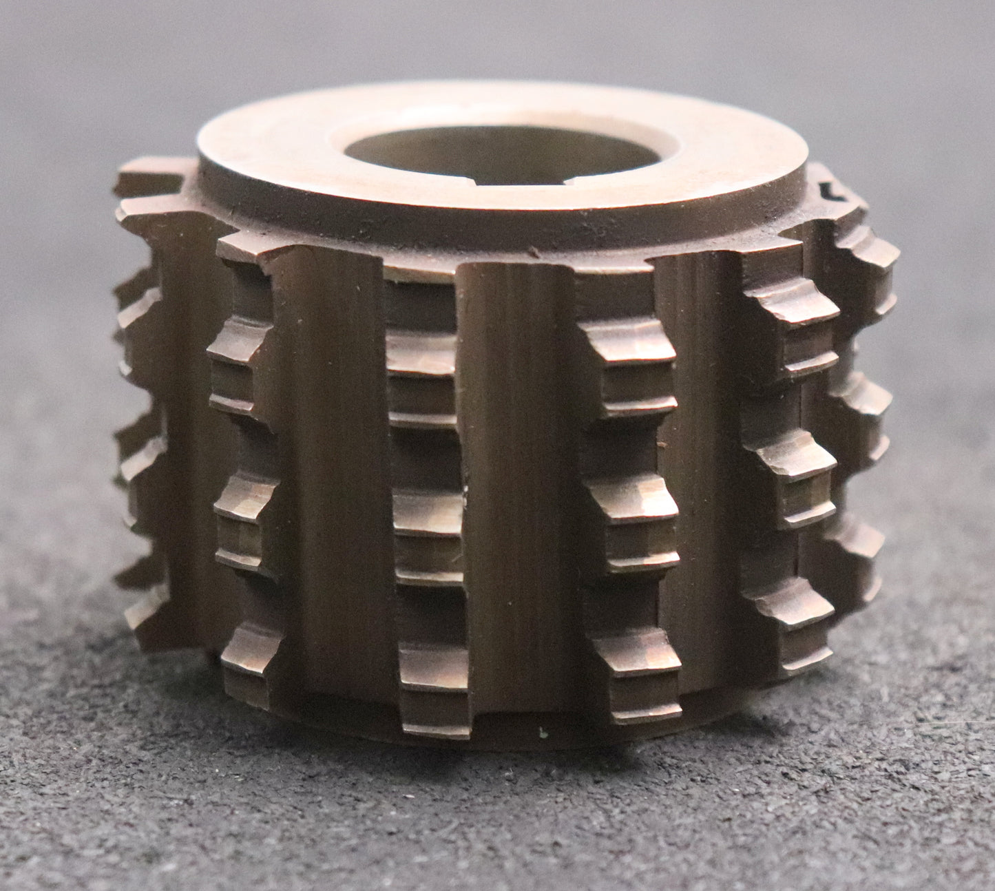 Bild des Artikels Keilwellen-Wälzfräser-6-Keile-21x24,85x6-mit-Höcker-Fertigfräser-Ø68x45xØ27mm